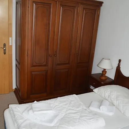 Alpine Village Apartament *